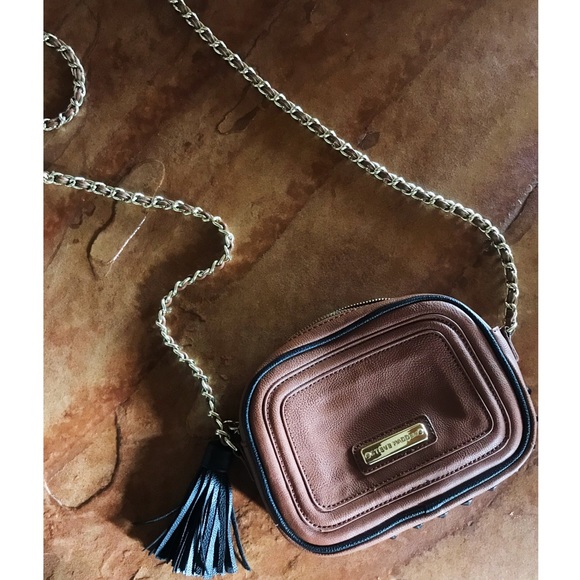 Steve Madden Handbags - Steve Madden crossbody bag